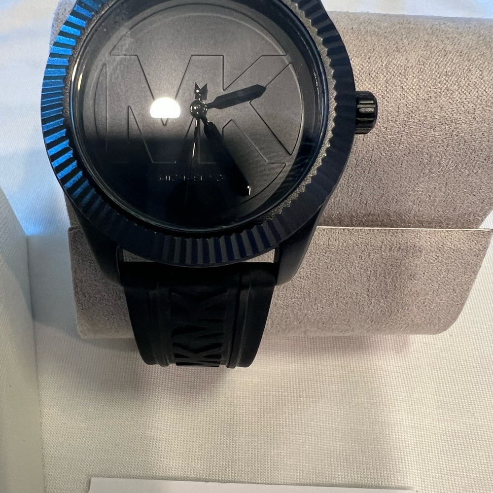 NEW Michael Kors Black Unisex Watch - Picture 4 of 7